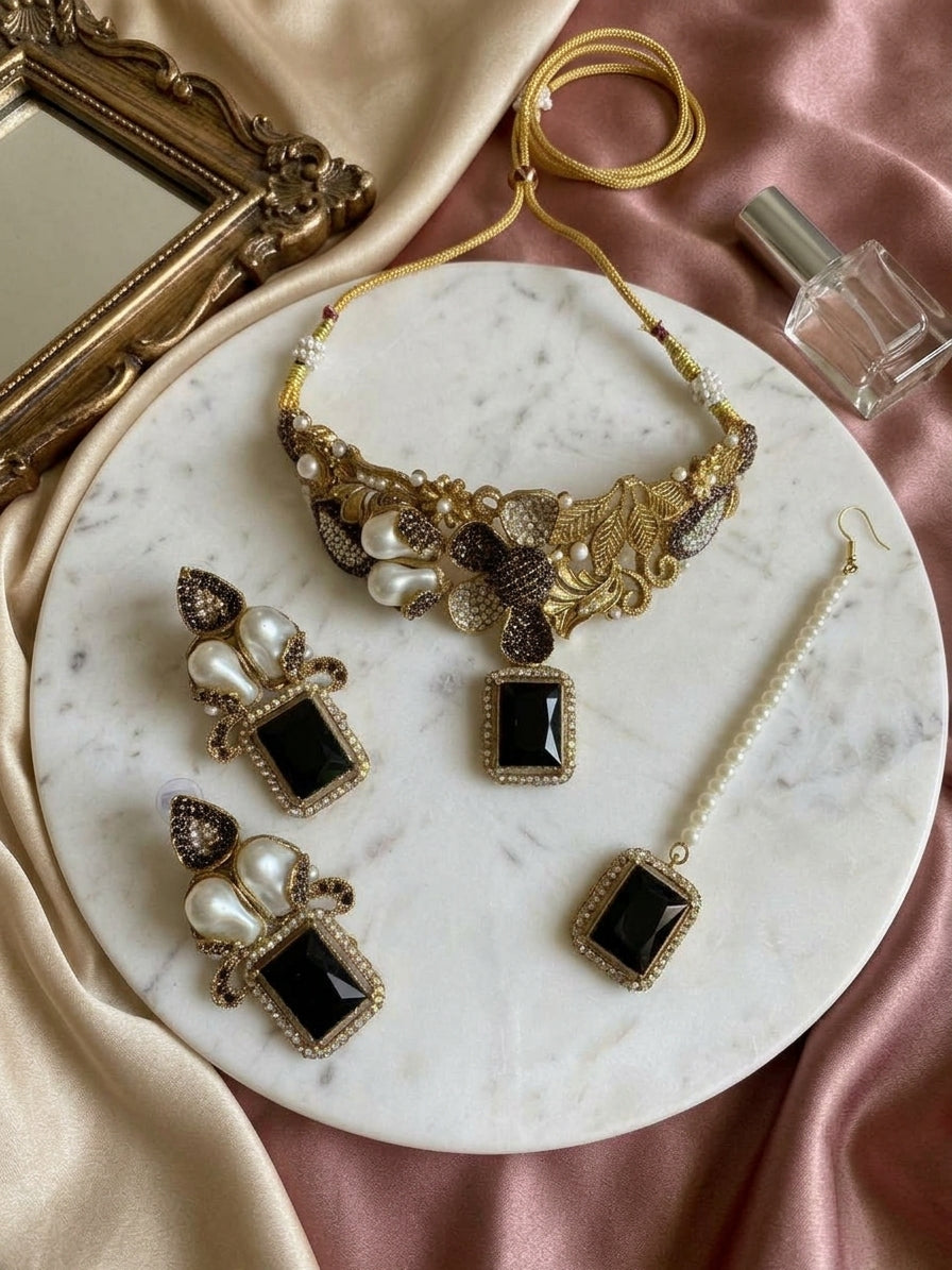 Sheesh Noir Choker Set