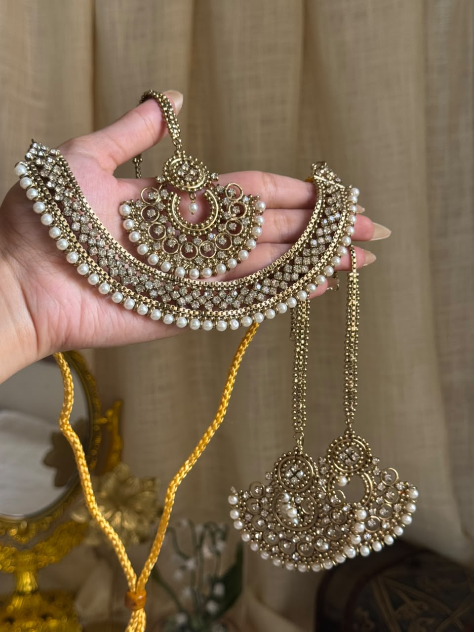 Shab-e-Zar Necklace Set