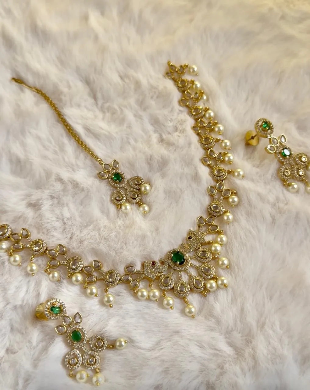 Sabz-e-Noor Necklace Set