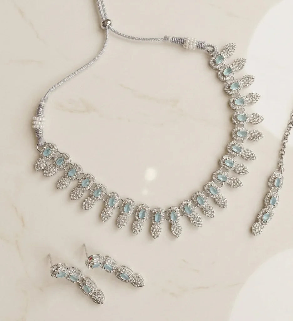 Sundus Crystal Necklace Set