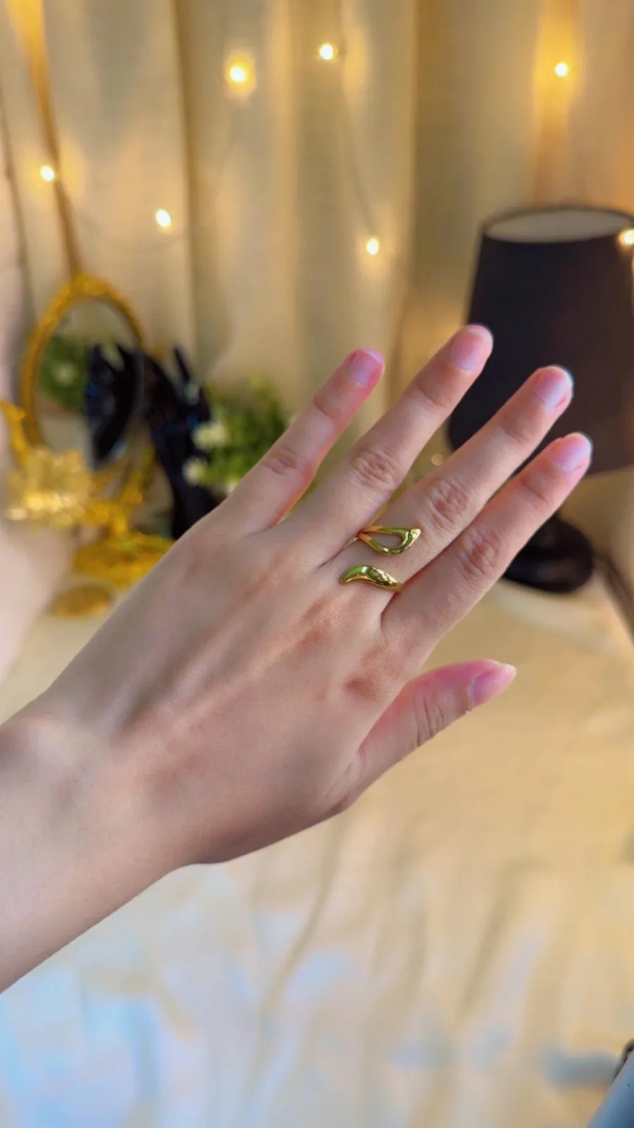 Zareen Wave Ring